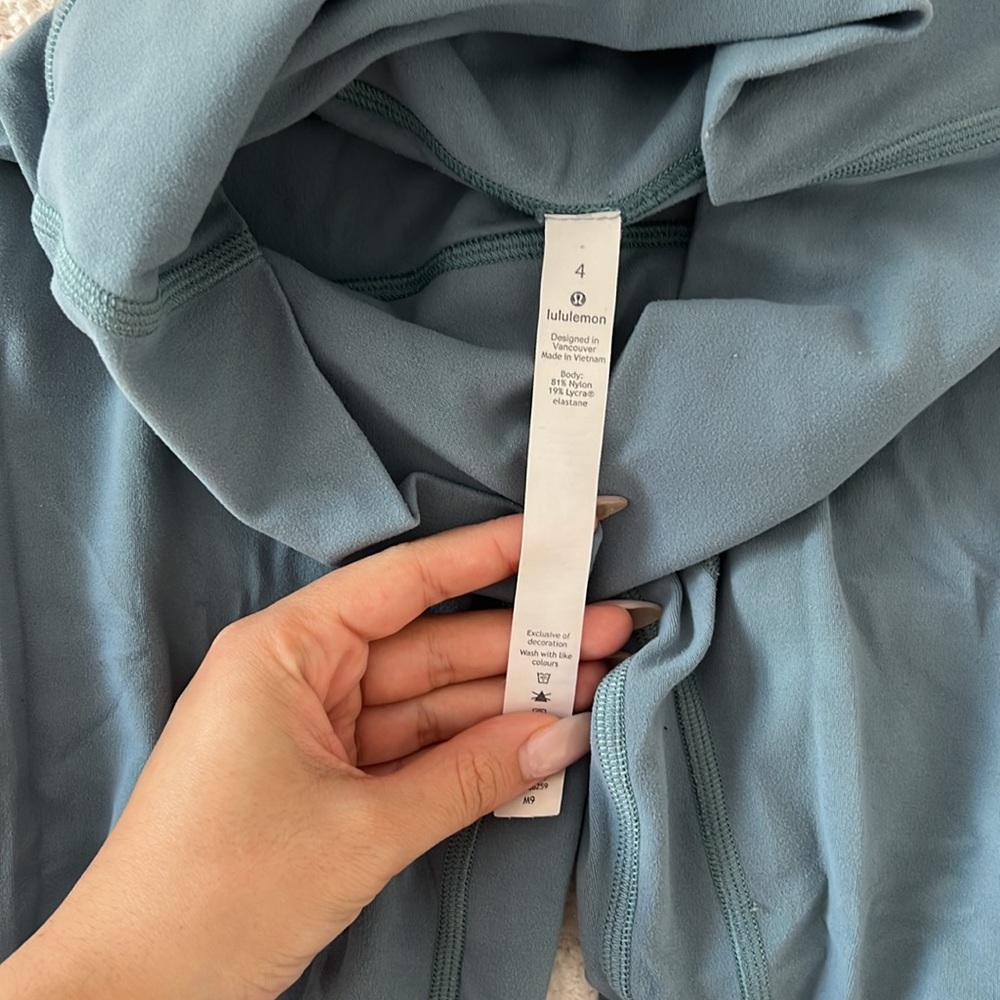 Lululemon rare aligns - Picture 3 of 4